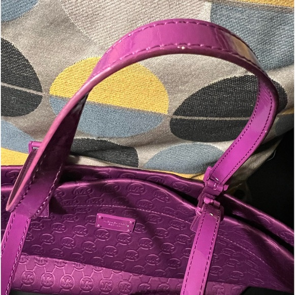 Pomegranate MK Purse - Picture 10 of 14